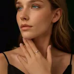 Ezüst gyűrű moissanitkristállyal, 8-as méret