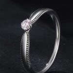 Ezüst női gyűrű moissanite-kristállyal, 6