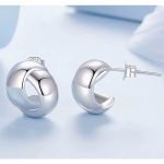 Ezüst fülbevaló, csomó