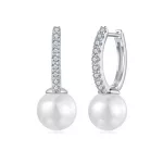Ezüst fülbevaló, moissanit és gyöngy