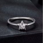 Ezüst gyűrű kristálycsillaggal, 7-es méret