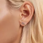 Ezüst fülbevaló, végtelen szerelem