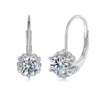 Ezüst fülbevaló, virág