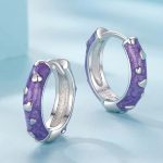 Ezüst fülbevaló, lila