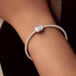 Ezüst charm, női táska