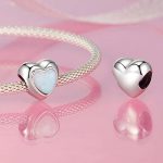 Ezüst charm, szív opállal