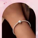 Ezüst charm, szív opállal