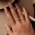 Ezüst gyűrű kövekkel, 8