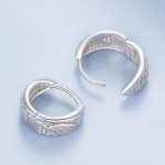 Ezüst fülbevaló áttört mintával