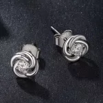 Ezüst fülbevaló moissanitkristállyal