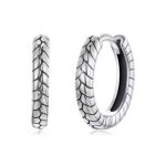 Ezüst fülbevaló, kígyómintával