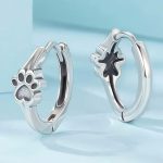 Ezüst fülbevaló, mancs