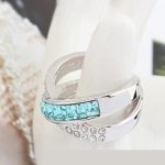  Gekreuzter Ring, Aquamarin, verziert mit Swarovski-Kristallen, 6,5