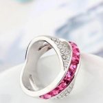  Gekreuzter Ring, Rosa, verziert mit Swarovski-Kristall, 8,5