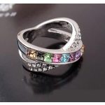  Gekreuzter Ring, mehrfarbig, verziert mit Swarovski-Kristall, 7,5