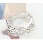 Gekreuzter Ring, Kristall, verziert mit Swarovski-Kristall, 8,5