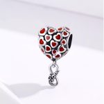 Silberanhänger mit roten Herzen