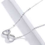 Silberne Halskette mit Unendlichkeitszeichen-Anhänger