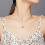 Silberne Halskette mit Eichelanhänger