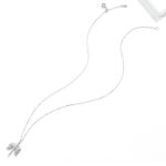 Silberne Halskette mit geflügeltem Kreuz