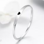 Silberring mit schwarzem Herz, Größe 8