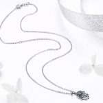 Silberne Halskette, Hand der Fatima