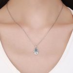 Silberne Halskette, Hand der Fatima