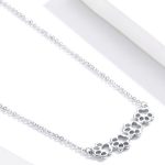 Silberne Halskette mit Pfotenanhänger