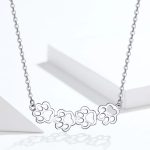 Silberne Halskette mit Pfotenanhänger