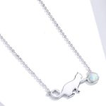 Silberne Halskette mit Katzenanhänger