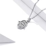 Silberne Halskette mit Hand der Fatima-Anhänger