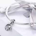 Silberanhänger, fliegend