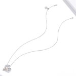 Silberne Halskette, Liebe