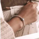 Silberanhänger, Herz, mit der Aufschrift „Mama“, mit Regenbogenkristallen