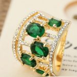  Einzigartiger Steinring, verziert mit Swarovski-Kristallen