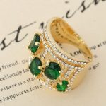  Einzigartiger Steinring, verziert mit Swarovski-Kristallen