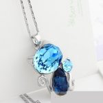 Halskette mit Katzenanhänger, verziert mit Swarovski-Kristallen