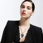  Emphatische (Statement-)Herzkette verziert mit Swarovski-Kristallen