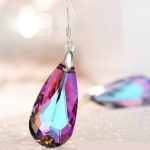  Ohrhänger mit Tropfensteinen, verziert mit Swarovski-Kristallen