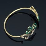  Armband mit Rankenmuster, verziert mit Swarovski-Kristallen