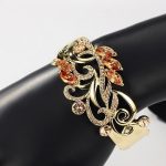  Armband mit Pflanzenmuster