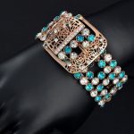  Armband im Gürtelstil, verziert mit Swarovski-Kristallen