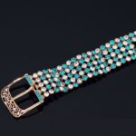  Armband im Gürtelstil, verziert mit Swarovski-Kristallen