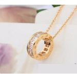 Halskette mit Ringanhänger, funkelndes Gold