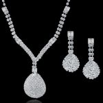  Tropfenförmiges Set aus Ohrringen und Halskette, silberfarben