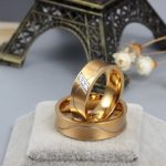 Damen-Ehering mit Wellenlinien, Edelstahl, Gold, Größe 7