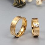 Herren-Ehering mit Wellenlinie, Edelstahl, Gold, Größe 10