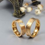 Herren-Ehering mit Wellenlinien, Edelstahl, Gold, Größe 11