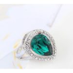  Tropfenförmiger Ring, grün, verziert mit Swarovski-Kristall, 7,5