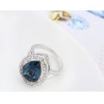  Tropfenförmiger Ring, Montana, verziert mit Swarovski-Kristallen, 7,5